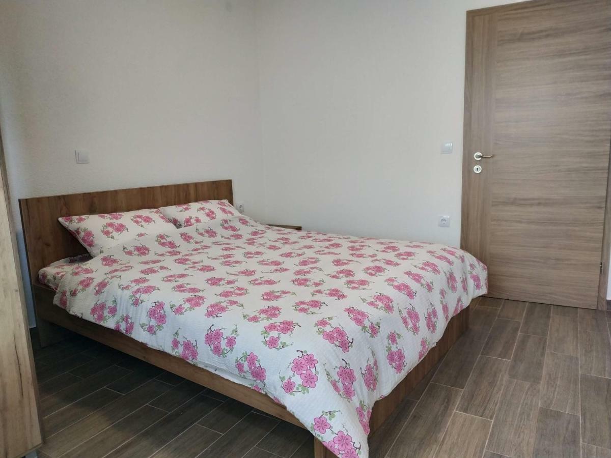 At George'S Apartments Охрид Экстерьер фото